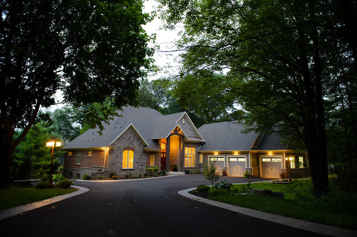 Custom designed bungalow in Fenwick, Niagara, Ontario.